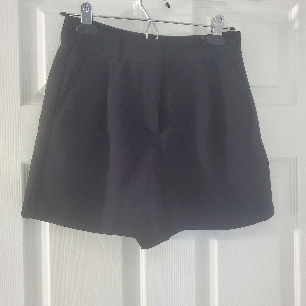 High waist pleated trouser shorts